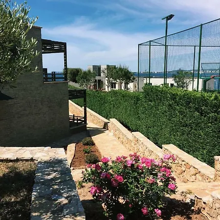 Albert's * Vlorë